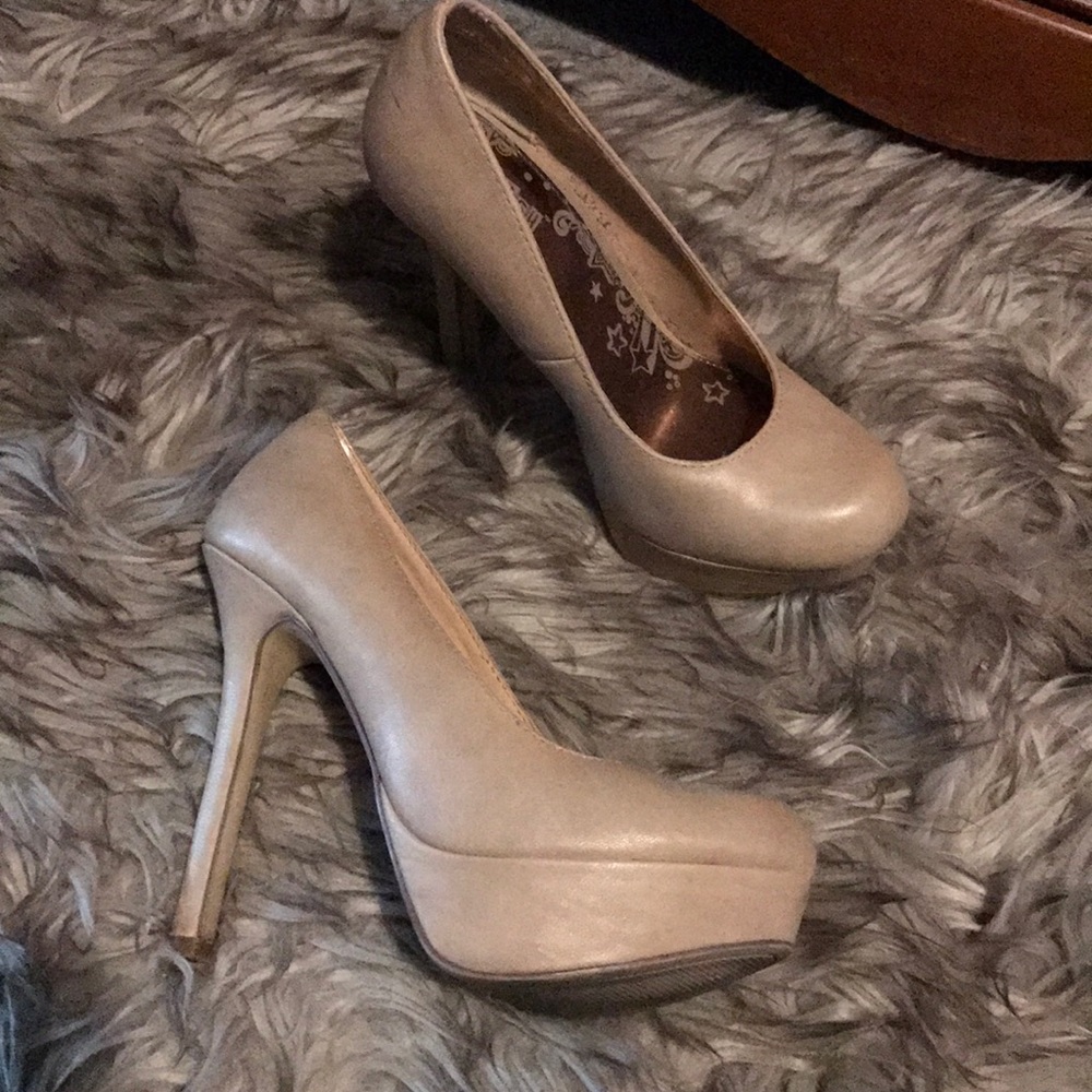 Brash tan heels